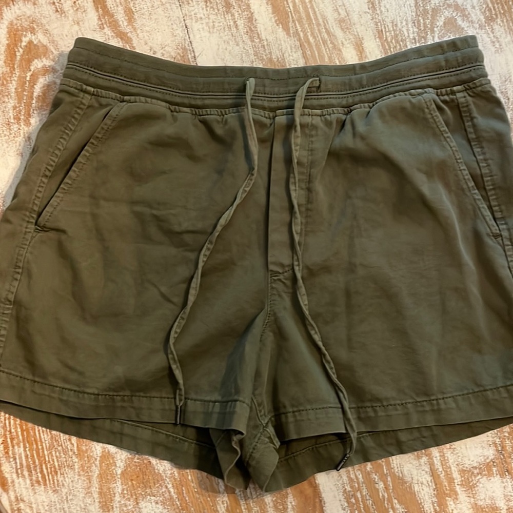 Gap Khaki Shorts Medium